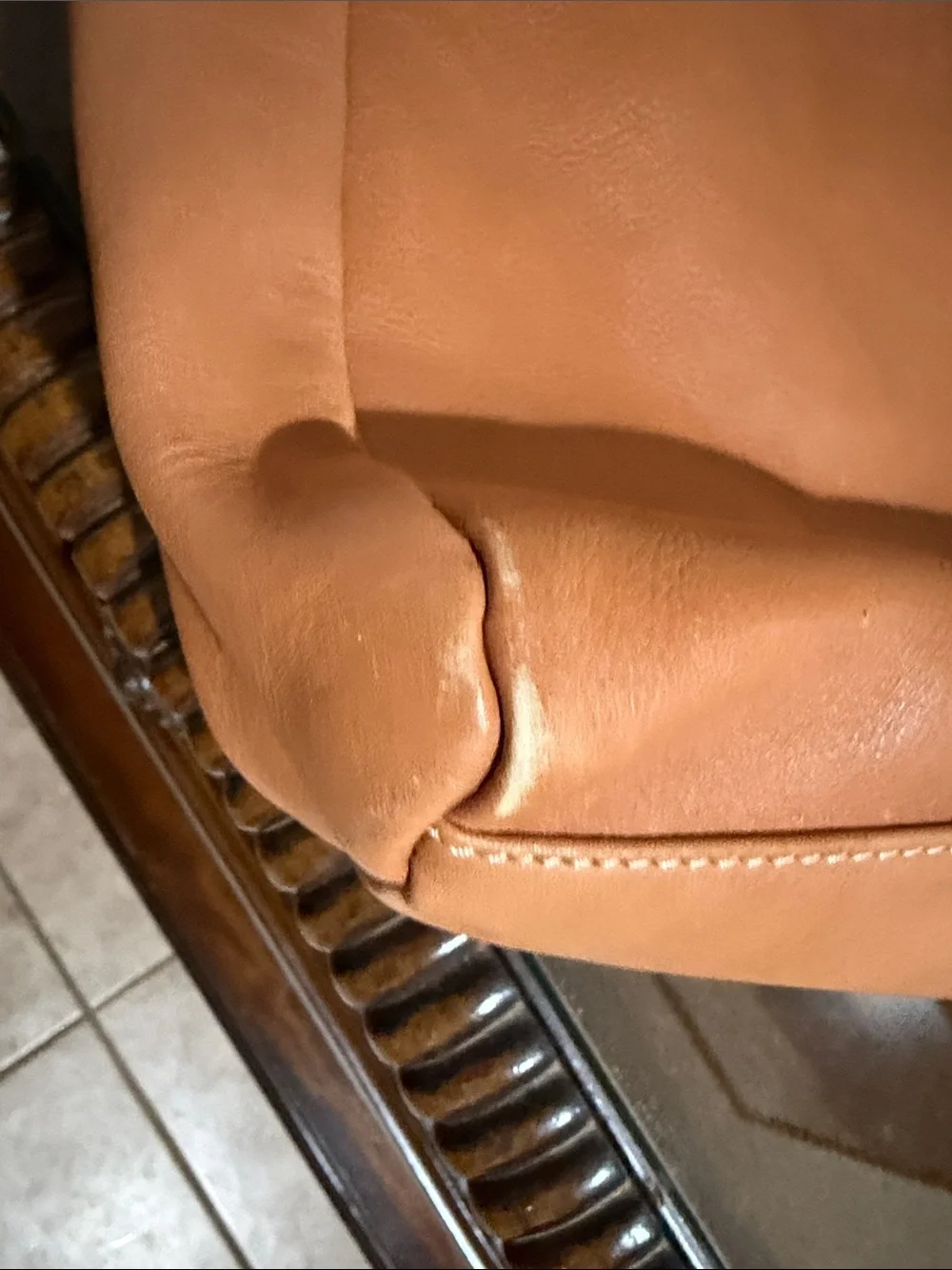 Men's Brown Leather Messenger Bag with Adjustable Shoulder Strap